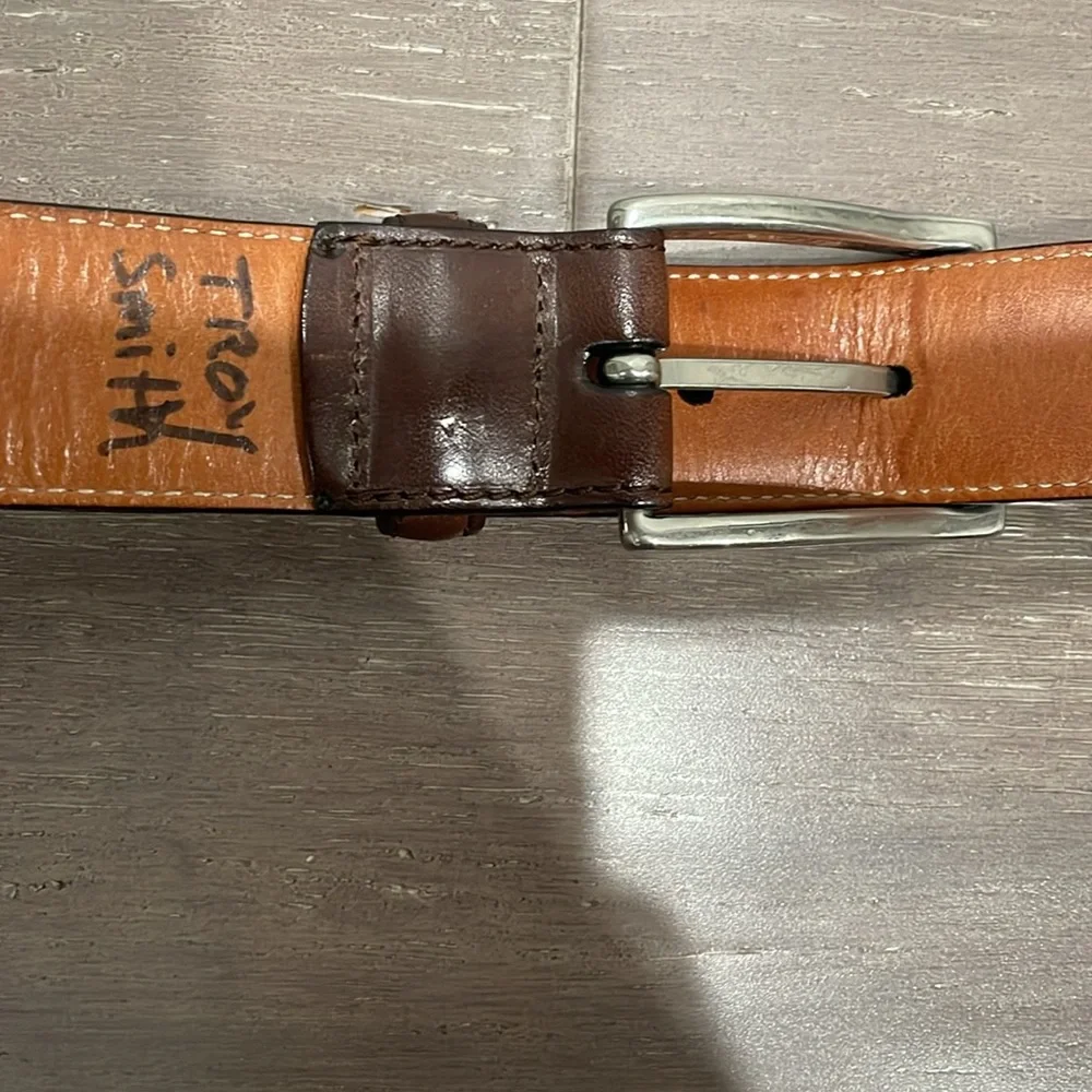 Men’s Vineyard Vines brown leather work casual classic silver buckle belt 32